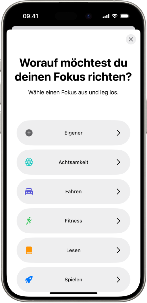 Ein Bildschirm zur Fokus-Konfiguration für eine der zusätzlich bereitgestellten Fokus-Optionen wie „Eigener“, „Fahren“, „Fitness“, „Spielen“, „Achtsamkeit“ und „Lesen“.